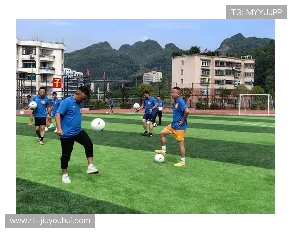 掌握颠球技巧从基础到实战全面提升足球控球能力与身体协调性